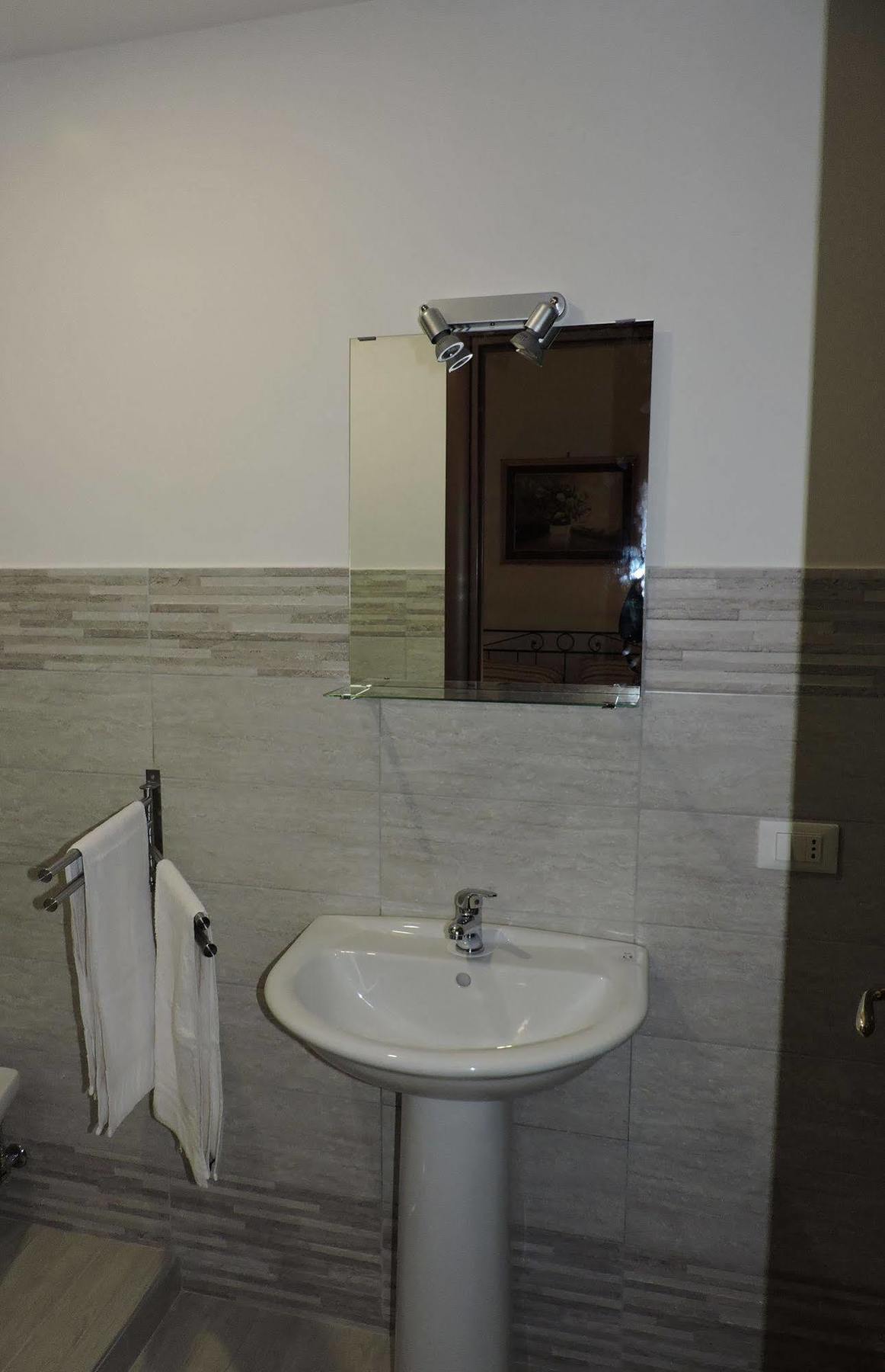 Living Rome Ottaviano B&B Экстерьер фото